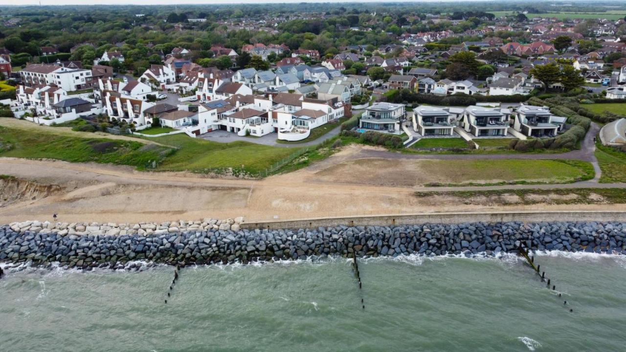 Needles Point Villa Milford on Sea Exterior photo